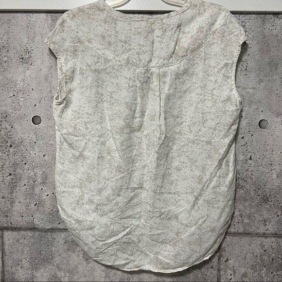 𝅺anthropologie Cloth & Stone Sand Stone Popover Top - Picture 2 of 7